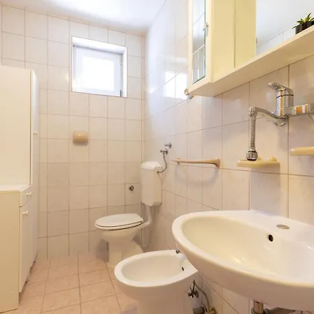 Apartment Maja *