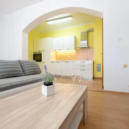Apartment Maja *